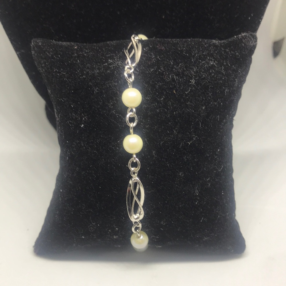 Vintage | Faux Pearl | Silver | Swirl | Bracelet